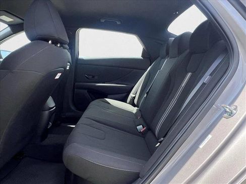 New 2025 Hyundai Elantra SEL image 12