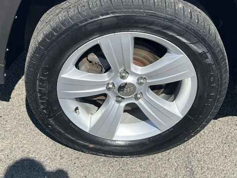 Used 2017 Jeep Compass Latitude image 12