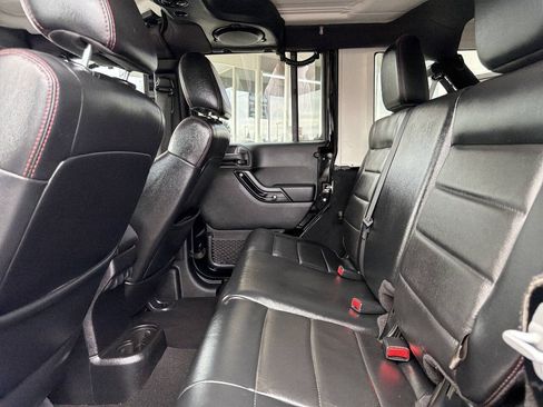 Used 2012 Jeep Wrangler Unlimited Sahara AWD/4WD image 26