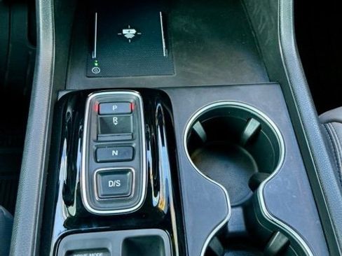 Certified 2023 Honda Pilot Touring image 24