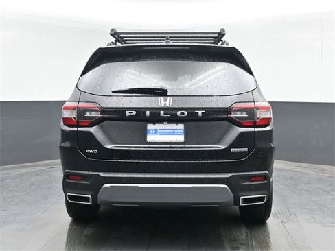 New 2026 Honda Pilot Touring image 9