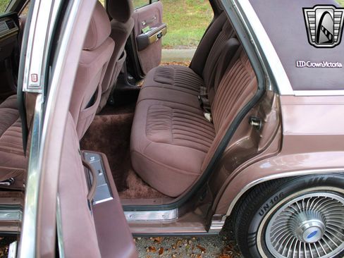 Used 1989 Ford LTD Crown Victoria image 26