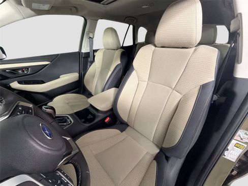Used 2025 Subaru Outback Premium AWD/4WD image 19