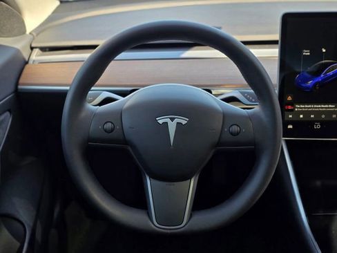 Used 2020 Tesla Model 3 Standard Range Plus image 13