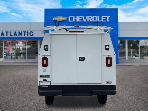 Used 2023 GMC Savana 3500 w/ Power Convenience Package image 5