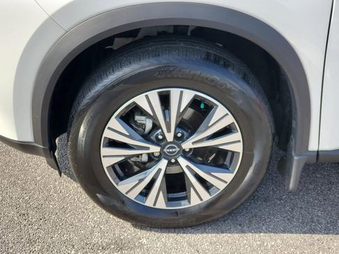 Certified 2022 Nissan Rogue SV w/ SV Premium Package image 10