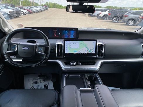 Used 2025 Ford Expedition Platinum AWD/4WD image 13