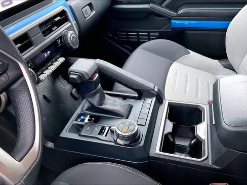 Used 2025 Toyota Tacoma TRD Off-Road image 16