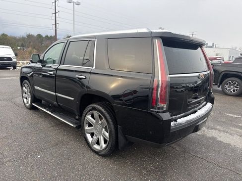Used 2019 Cadillac Escalade Premium Luxury image 4