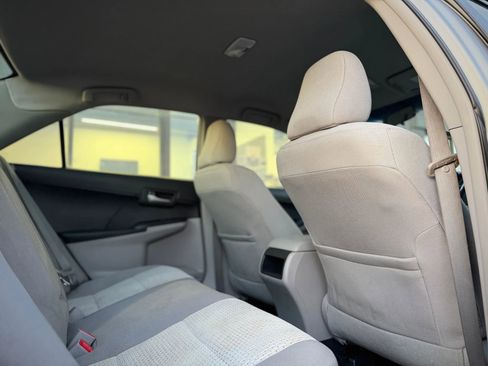 Used 2013 Toyota Camry L image 15