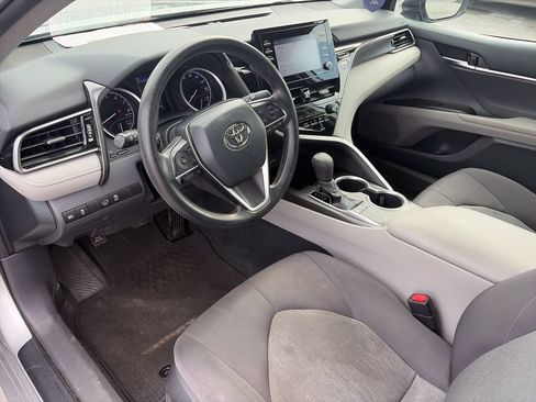 Used 2022 Toyota Camry LE FWD image 11
