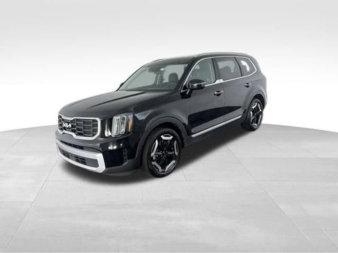 Certified 2025 Kia Telluride S FWD image 5