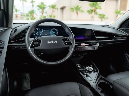 Used 2023 Kia Niro Wind FWD image 34