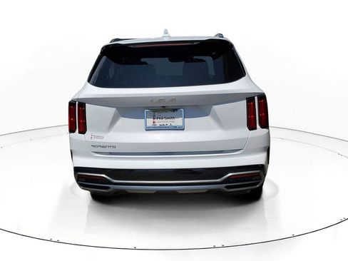 Certified 2023 Kia Sorento SX FWD image 5
