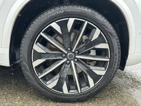 Used 2025 Volvo XC90 B6 Plus w/ Protection Package Premier AWD/4WD image 9