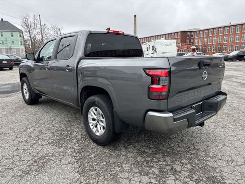 Used 2024 Nissan Frontier SV w/ Tow Package AWD/4WD image 7