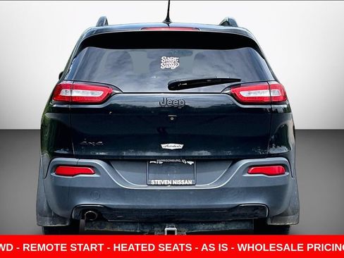 Used 2018 Jeep Cherokee Latitude w/ Altitude Package AWD/4WD image 5
