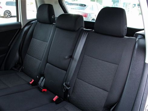 Used 2018 Volkswagen Tiguan Limited image 39