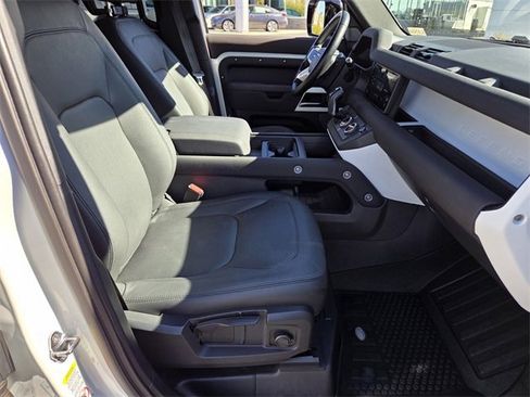 Used 2023 Land Rover Defender 110 S image 15