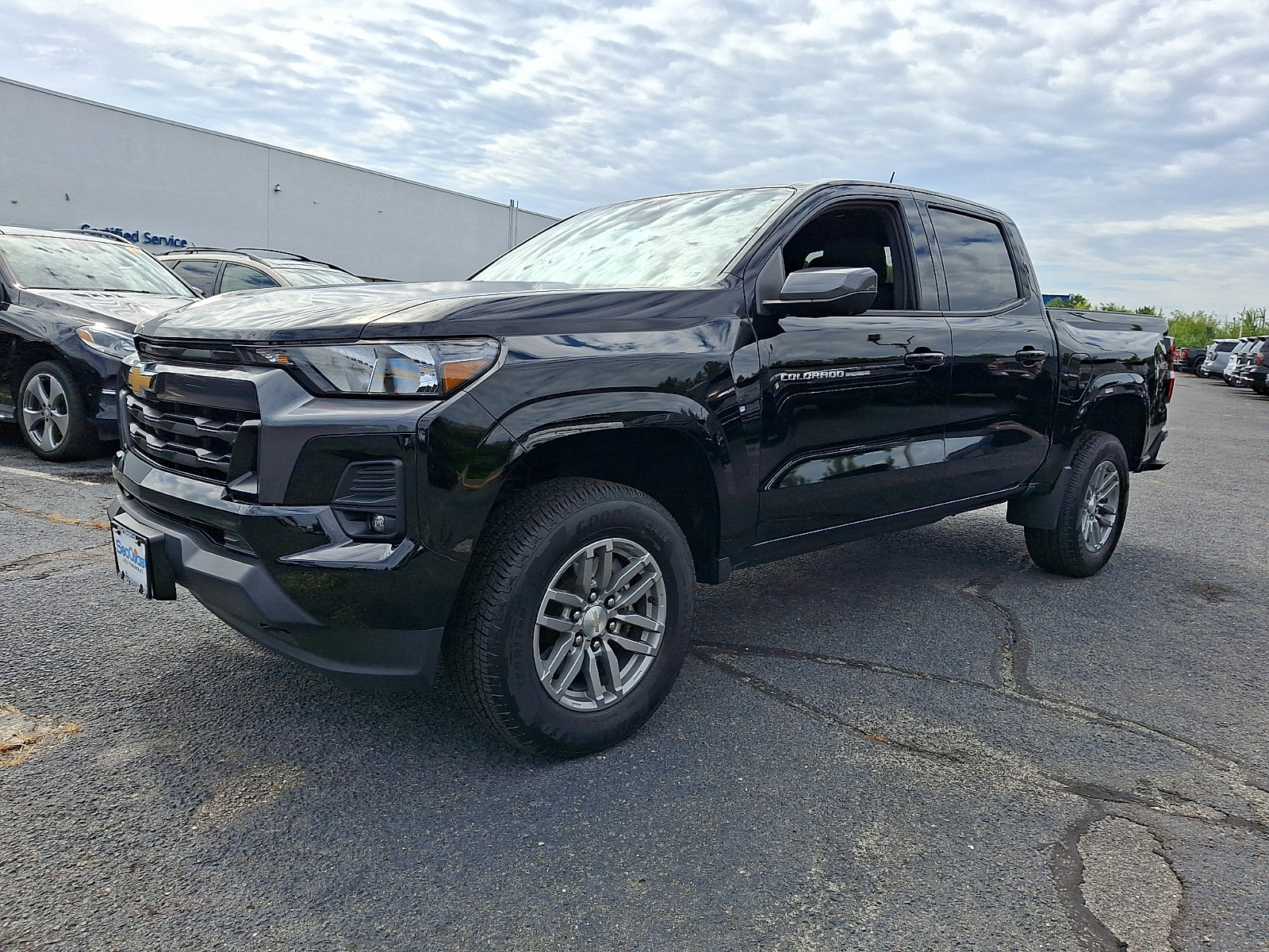 Certified 2023 Chevrolet Colorado LT w/ LT Convenience Package II AWD/4WD image 3