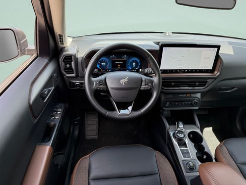 Certified 2025 Ford Bronco Sport Outer Banks w/ Outer Banks Tech Package+ AWD/4WD image 7