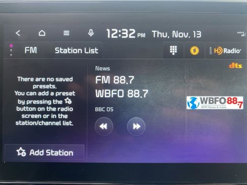 Used 2023 Kia Carnival EX image 25