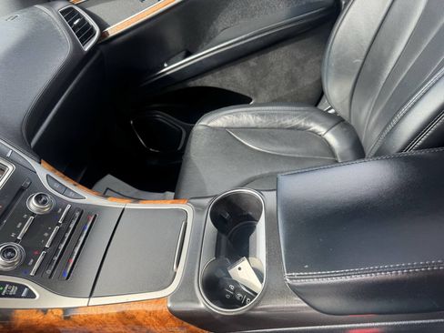 Used 2017 Lincoln MKX Reserve AWD/4WD image 12