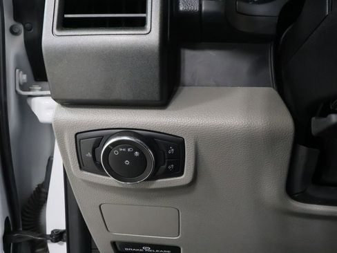Used 2021 Ford F250 XL w/ Power Equipment Group RWD image 17