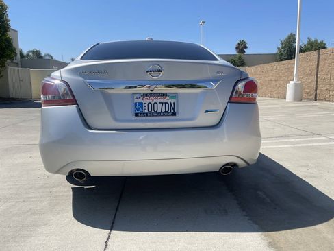 Used 2013 Nissan Altima 2.5 SL w/ Technology Pkg FWD image 5