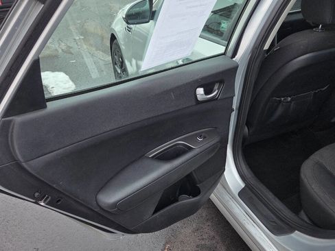 Used 2018 Kia Optima LX w/ 17" Alloy Wheels Package image 10