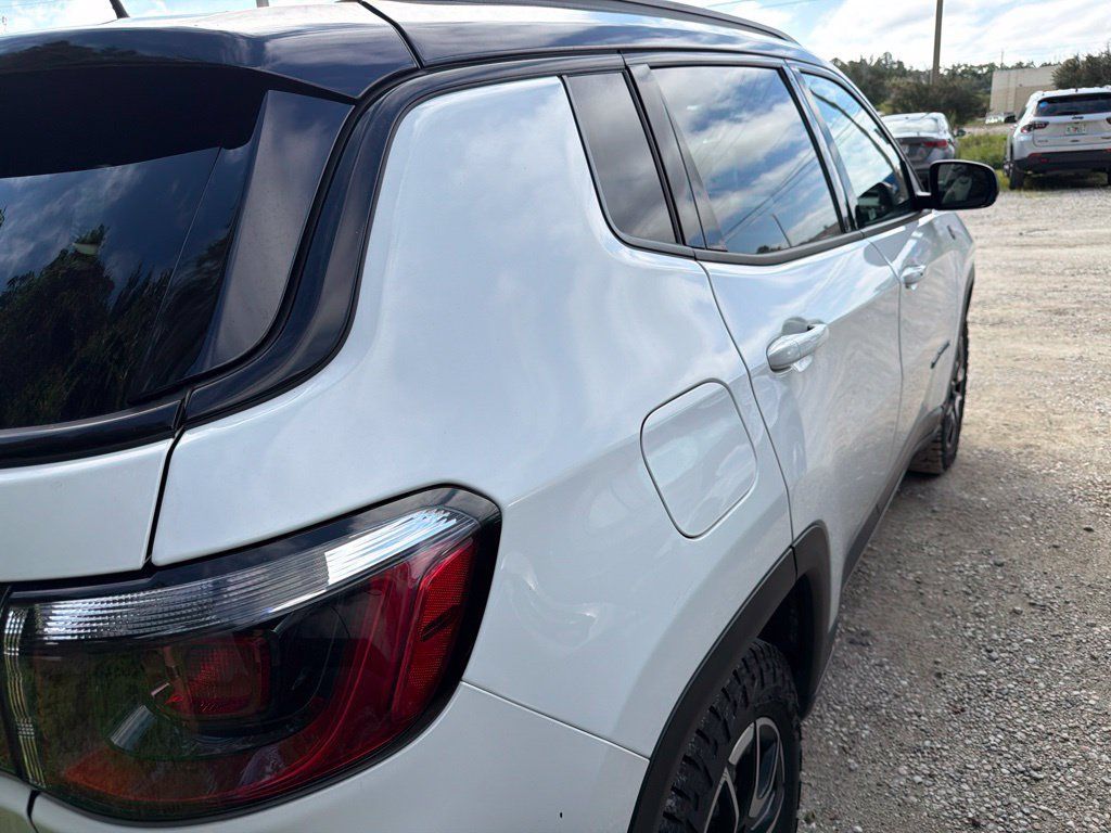 Used 2025 Jeep Compass Trailhawk AWD/4WD image 8