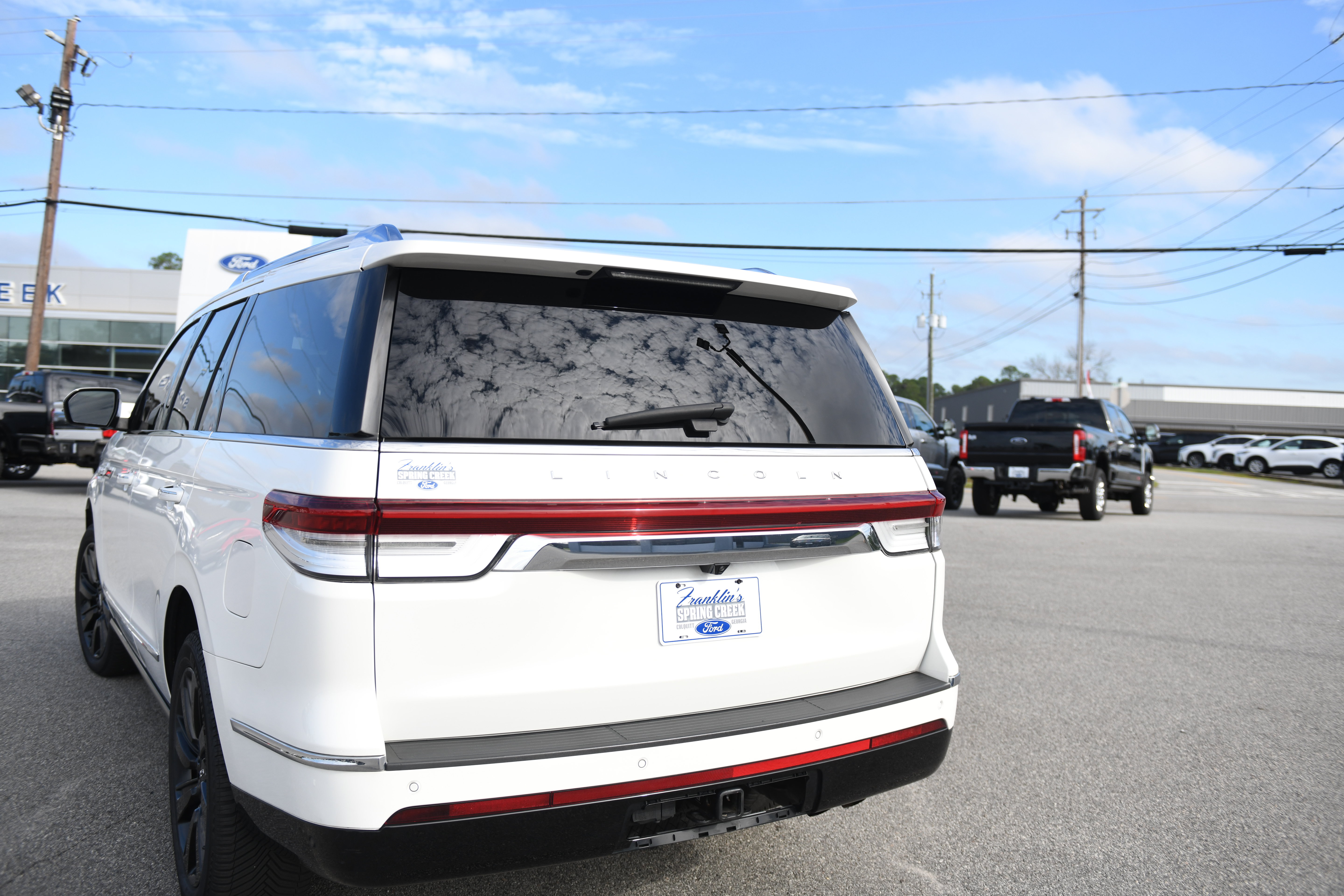 Used 2023 Lincoln Navigator Reserve w/ Monochromatic Package RWD image 10