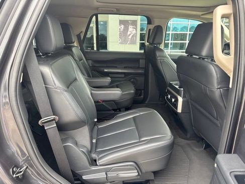 Used 2023 Ford Expedition XLT RWD image 15