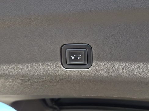 Used 2021 GMC Yukon Denali w/ Denali Premium Package AWD/4WD image 11