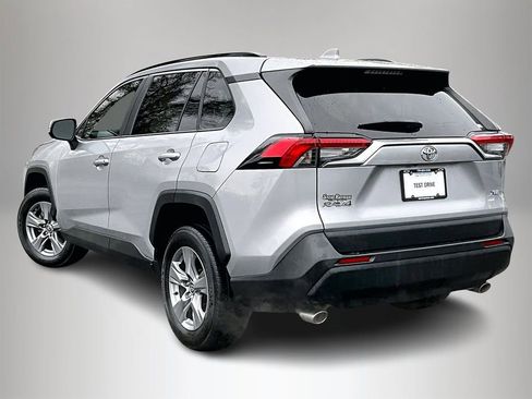 Used 2022 Toyota RAV4 XLE image 7