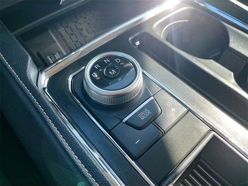Used 2022 Ford Expedition Max XLT image 17