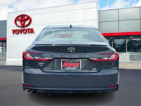 Used 2025 Toyota Camry SE FWD image 6