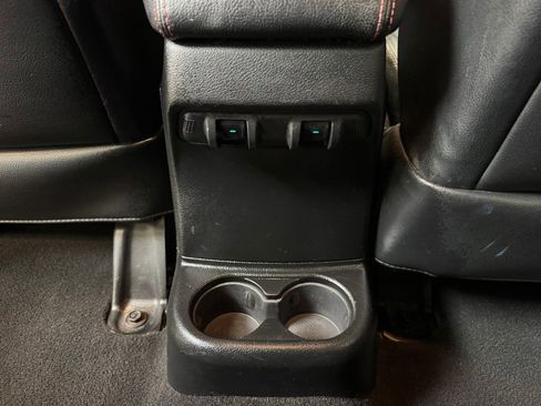 Used 2012 Jeep Wrangler Unlimited Sahara image 16