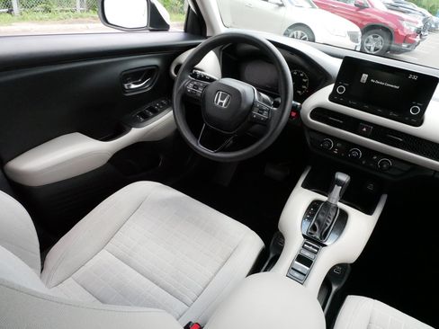 Certified 2023 Honda HR-V LX image 9