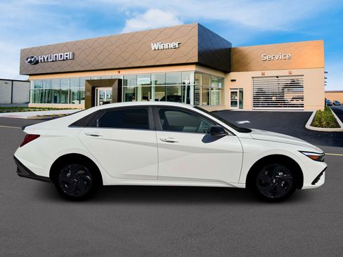 New 2026 Hyundai Elantra SEL Sport Premium FWD image 9