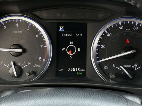 Used 2019 Toyota Highlander XLE image 17