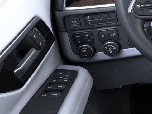 New 2026 Chevrolet Suburban Premier AWD/4WD image 22