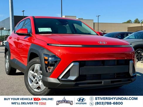 Certified 2025 Hyundai Kona SE image 1