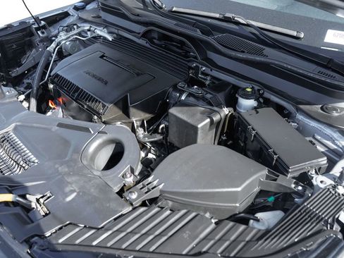 Used 2023 Honda Pilot Sport image 12