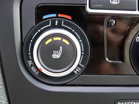 Used 2012 Volkswagen Jetta TDI FWD image 72