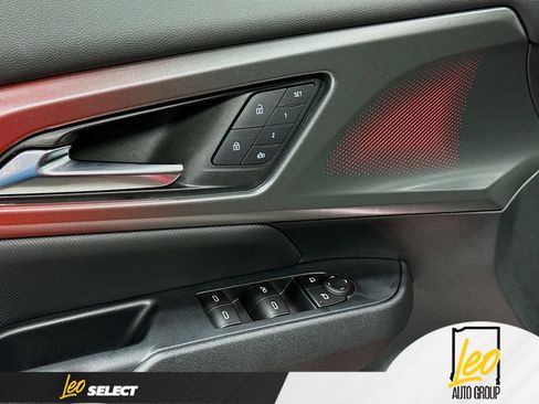 Used 2026 Chevrolet Equinox EV RS w/ Convenience Package II FWD image 20
