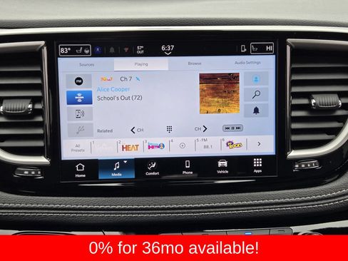 New 2026 Chrysler Pacifica Select AWD/4WD image 17