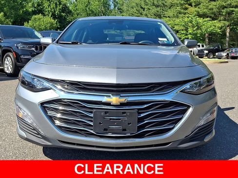 Used 2024 Chevrolet Malibu LT FWD image 2