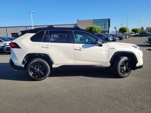 Used 2021 Toyota RAV4 XSE AWD/4WD image 3