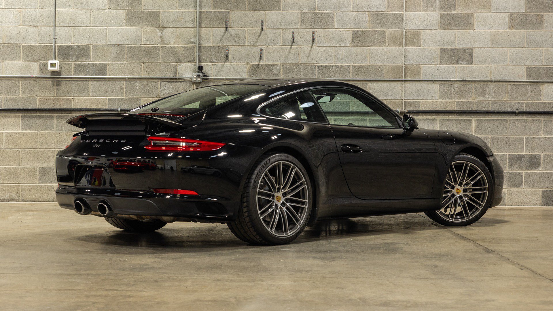Used 2018 Porsche 911 Carrera RWD image 8
